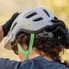 Kép 3/3 - Giro Fixture II MIPS Women's kerékpáros sisak [titán, 50-57 cm (Uni)]