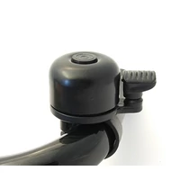 Csengő kicsi fekete