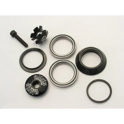 Korm.csapágy int.országúti 1-1/8