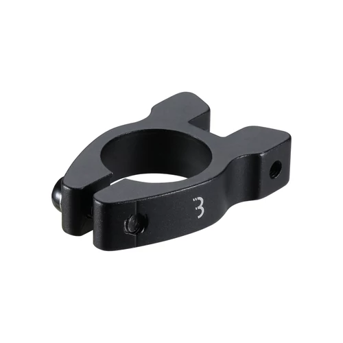 BBB Cycling kerékpáros nyeregcső bilincs BSP-99 CarrierClamp, alu és karbon nyeregcsövekhez, 28.6mm, imbuszos, csomagtartó rögzítószemmel