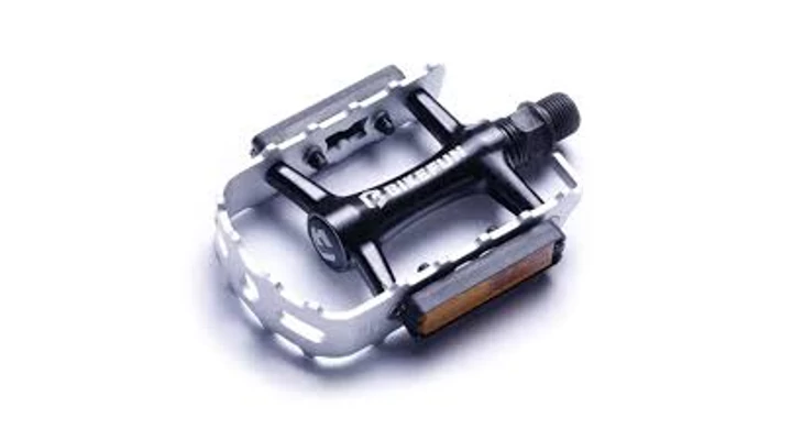 Útmutató lépésről lépésre, egyes kerékpáralkatrészek cseréjéhez.