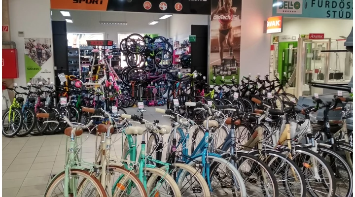 Közel 40000 kerékpáros felszerelés 